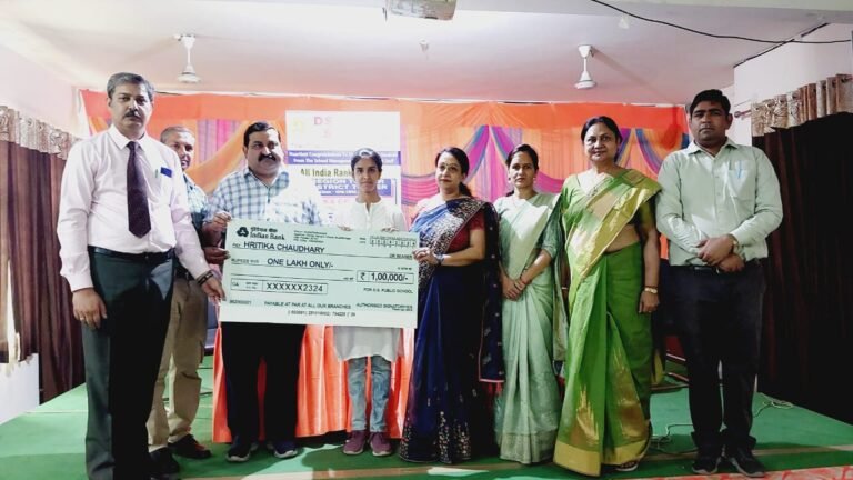 जज्बे को मिली नई उड़ान, मेधावी छात्रा का डीएस पब्लिक में सम्मान