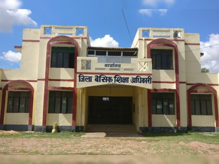 मुजफ्फरनगर में 50 शिक्षकों पर गिरी गाज, एक साथ हुई कार्रवाई