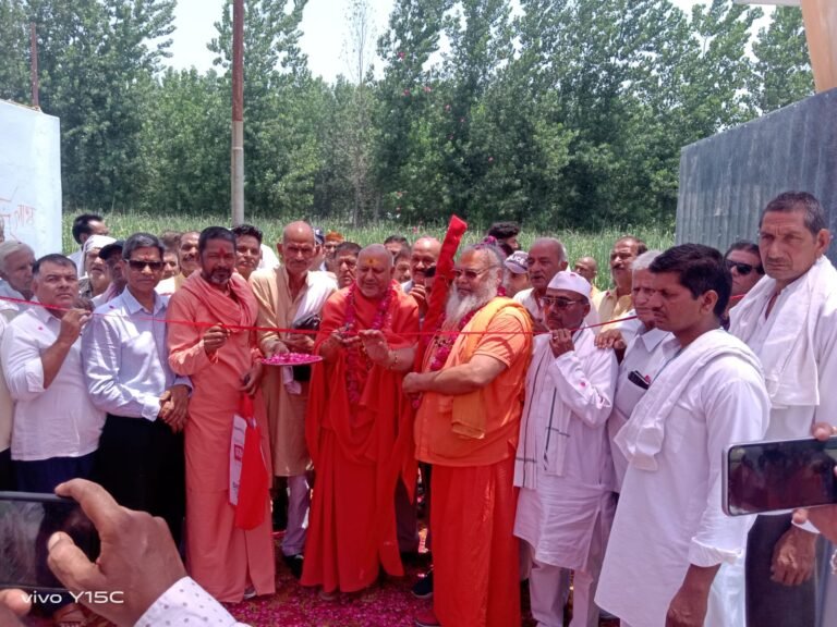 नौकरी के बजाय रोजगार करने पर ध्यान दें युवा, मालिक बनें नौकर नहीं: स्वामी यतीन्द्रानंद