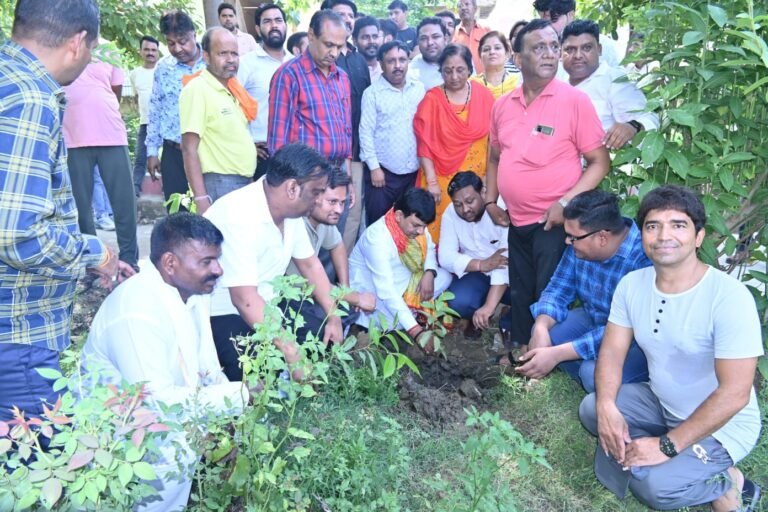 वन_महोत्सव_कार्यक्रम_एवं एक_पेड़_माँ_के_नाम का आगाज