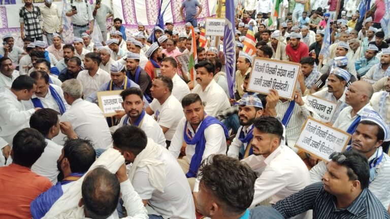 जनपद में भारत बंद के आह्वान का नहीं दिखा कहीं असर, खुले रहे बाजार