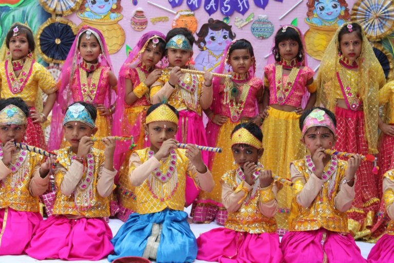 पीआर पब्लिक स्कूल में श्री कृष्ण जन्मोत्सव धूमधाम से मना