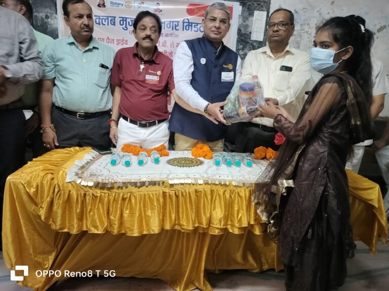 रोटरी क्लब मुजफ़्फ़रनगर मिडटाउन सेंचुरियन क्लब ने टीबी से ग्रस्त 40 बच्चों को राशन व पोषण पोटली का किया वितरण