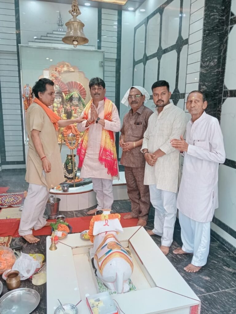 भाजपा नेता विकल्प जैन ने सावन के अंतिम सोमवार को किया भोलेनाथ का रूद्राभिषेक