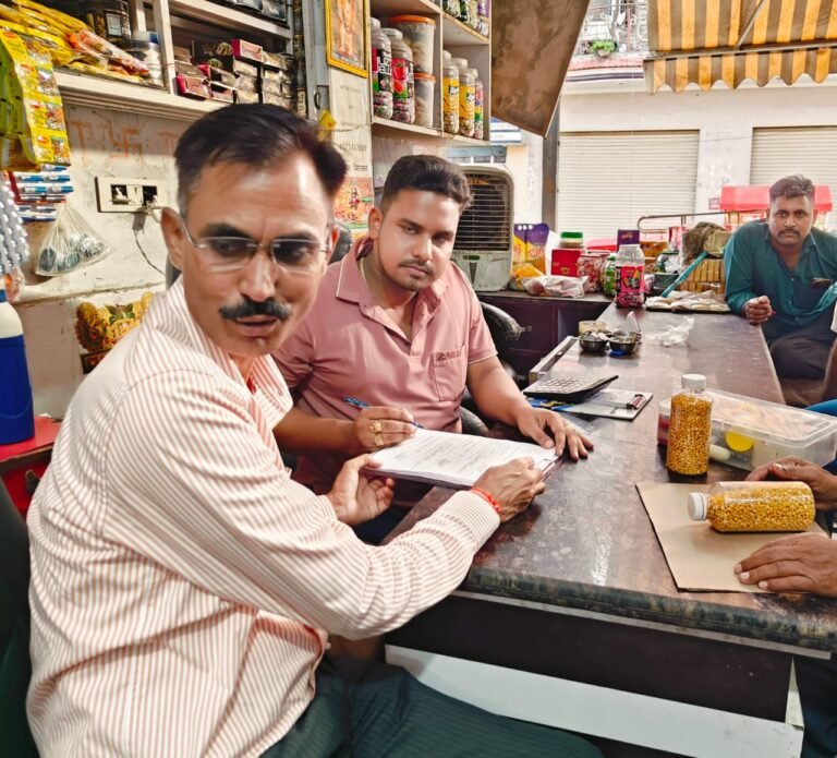 खाद्य सुरक्षा विभाग की टीम ने विशेष अभियान कई स्थानों से जब्त किए कुल 15 खाद्य सामग्री के नमूने