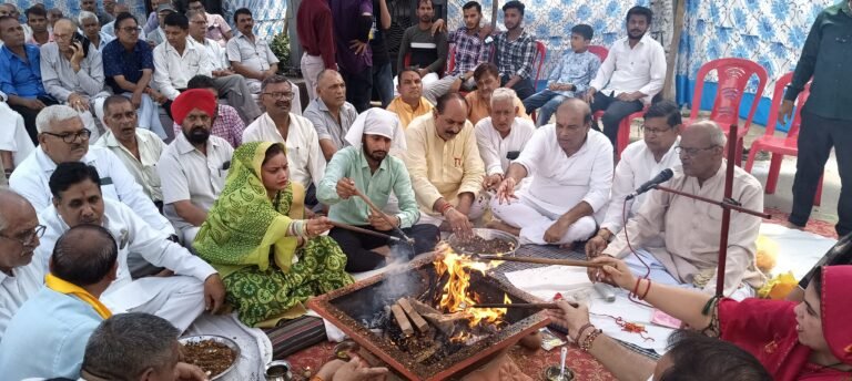 विश्वकर्मा जयंती पर हवन-पूजन के साथ निकली शोभायात्रा