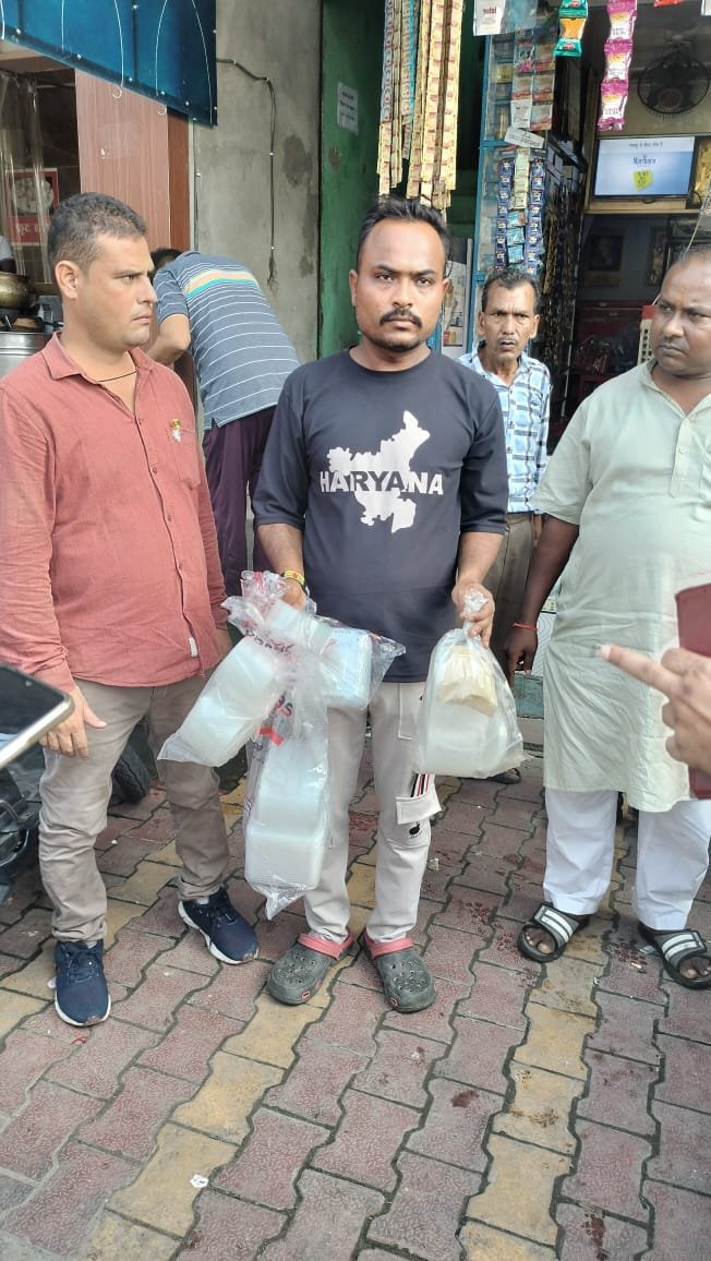 पालिका टीम का मंडी क्षेत्र में छापा, 6 किग्रा पॉलीथिन जब्त