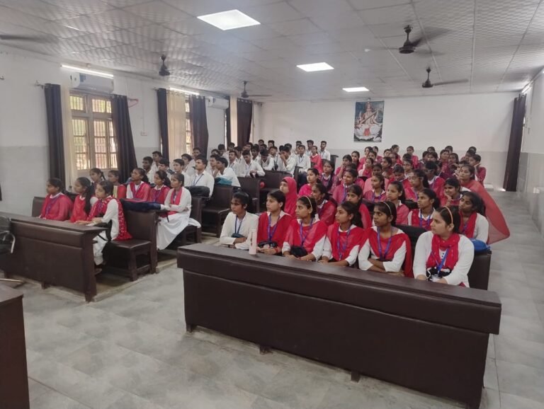 एसडी कॉलेज में कार्यक्रम के बूते दी जरुरी जानकारी फेलोशिप कम स्कोलरशिप अवरनेस प्रोग्राम का आयोजन