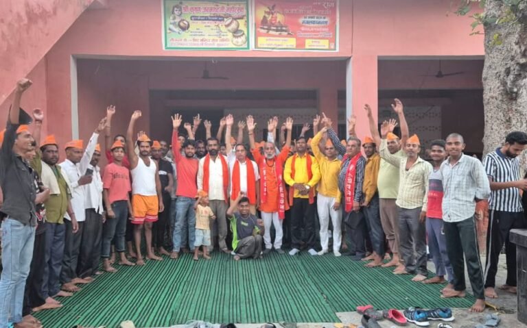 क्रांति सेना का बड़ा कुनबा, दर्जनों कार्यकर्ताओं ने थामा पार्टी का दामन