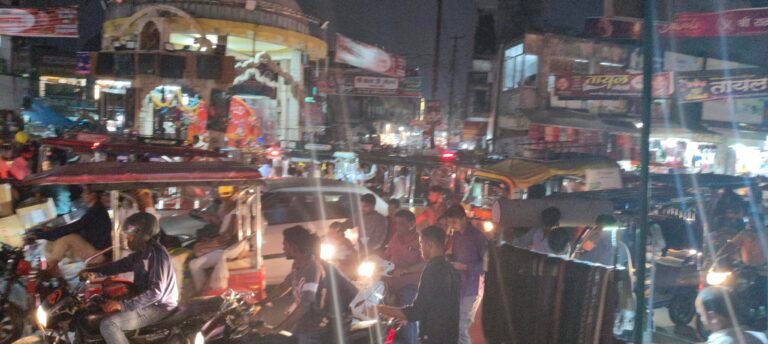 जाम के झाम में फंसे वाहन, लोग रहे दिनभर बेहाल व परेशान