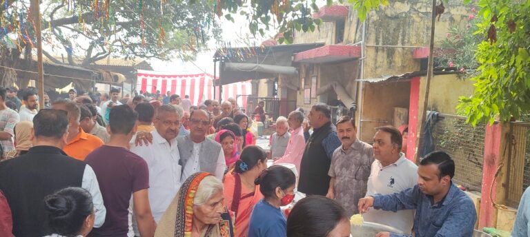 शहर गौशाला में गोपाष्टमी पर्व पर किया भंडारे का आयोजन