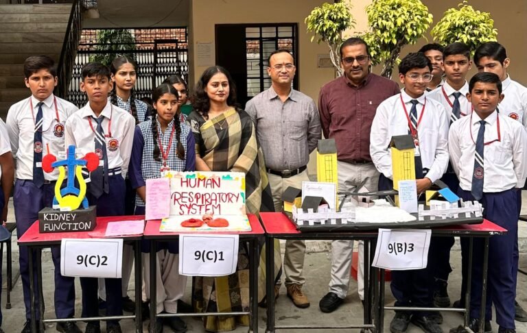 पीआर पब्लिक में विज्ञान और कला प्रदर्शनी आयोजित