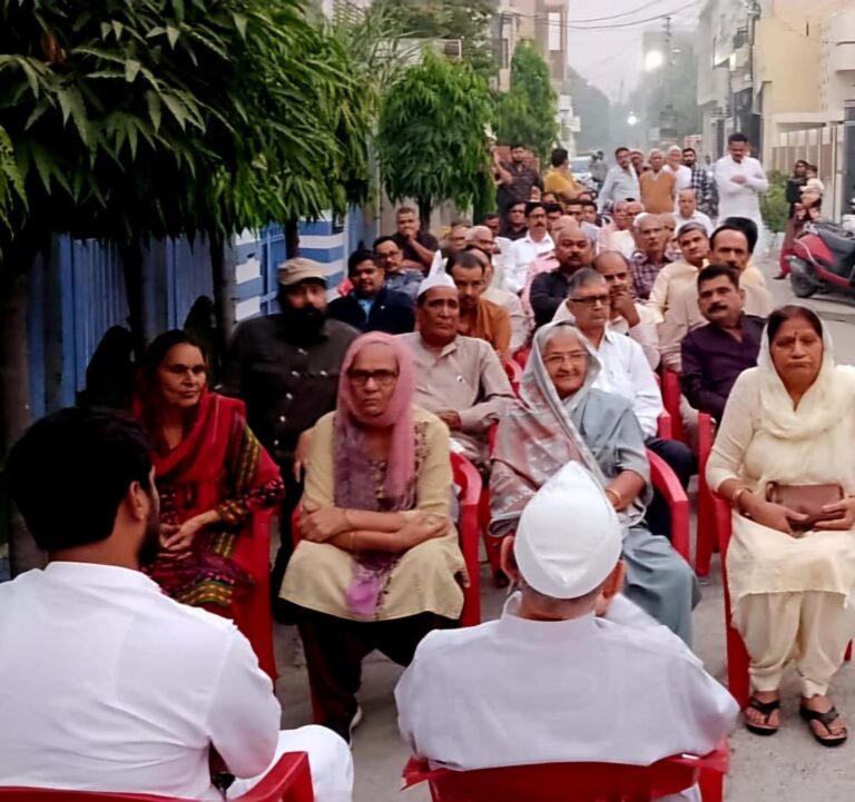 जाट कॉलोनी में प्रशासन व माननीयों के विरुद्ध दिखा गुस्सा