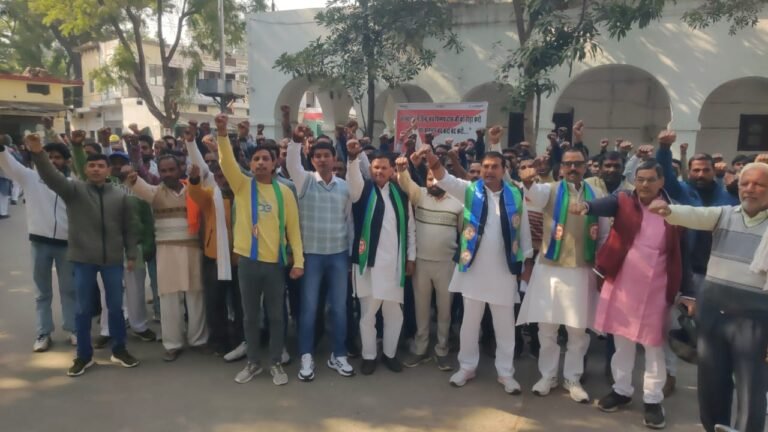 हिन्द मजदूर किसान समिति ने किया कलेक्ट्रेट में प्रदर्शन