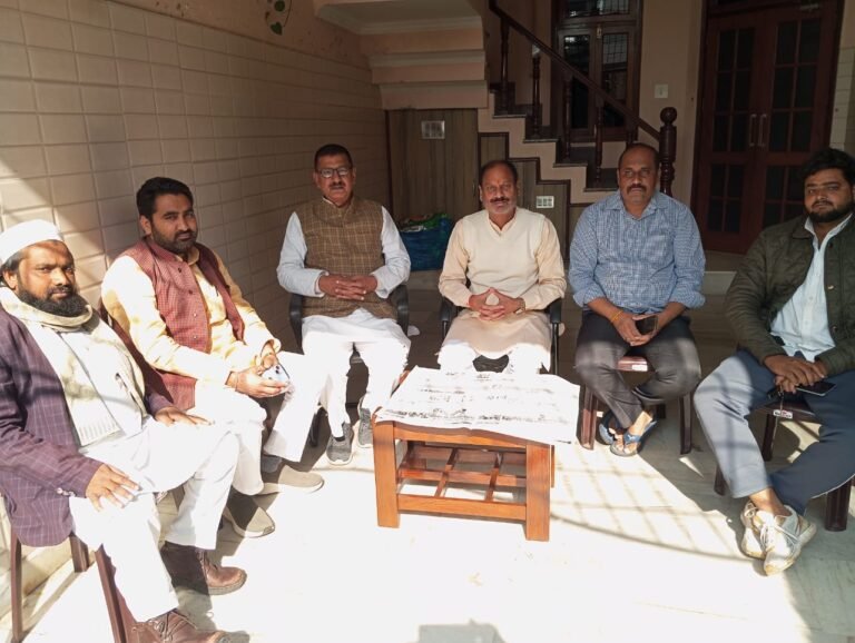 किसानों को डराने वाले कुछ किसान नेता खरीद रहे जमीन: चौहान