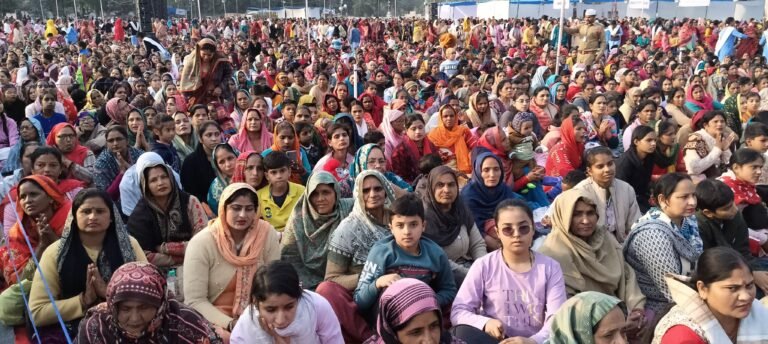 मानवीय गुणों को अपनाकर ही मानव बनकर जिये- सतगुरू माता सुदीक्षा जी महाराज