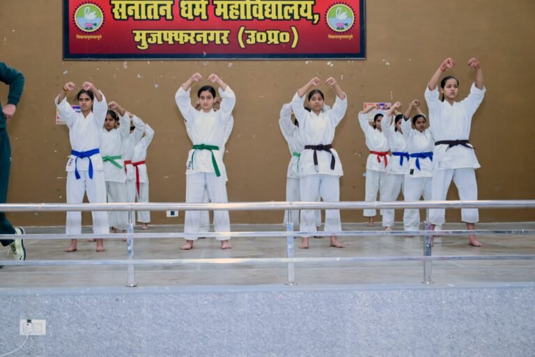 एसडी कॉलेज में बच्चों को दिए आत्मरक्षा कौशल के टिप्स