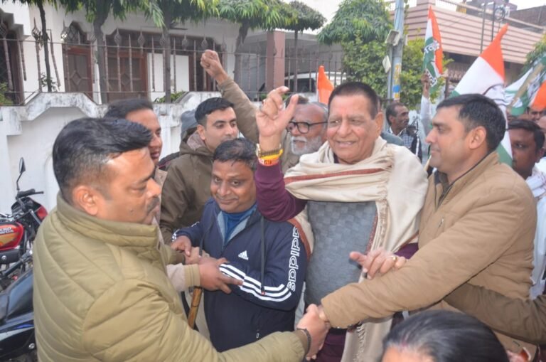 लखनऊ जाते कांग्रेस जिला अध्यक्ष फिर हुए हाउस अरेस्ट