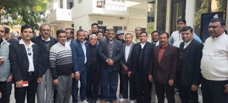 मतपेटियों में बंद हुआ सिविल बार की कार्यकारिणी का फैसला