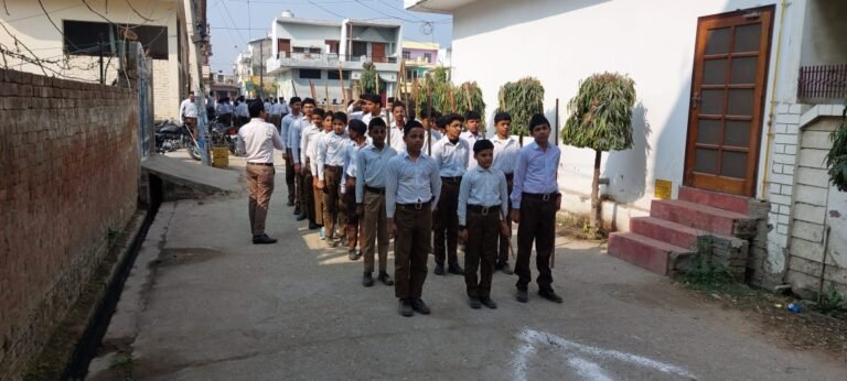 पथ संचलन के बूते दिया बाल स्वयं सेवकों ने देशभक्ति का संकेत