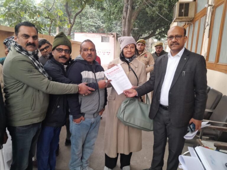 नगर की समस्याओं को लेकर डीएम से मिले हिंदू शक्ति संगठन का प्रतिनिधिमंडल