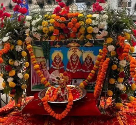 चौधरी चरण सिंह मार्केट में मां शाकंभरी के भंडारे में उमड़ा जन सैलाब