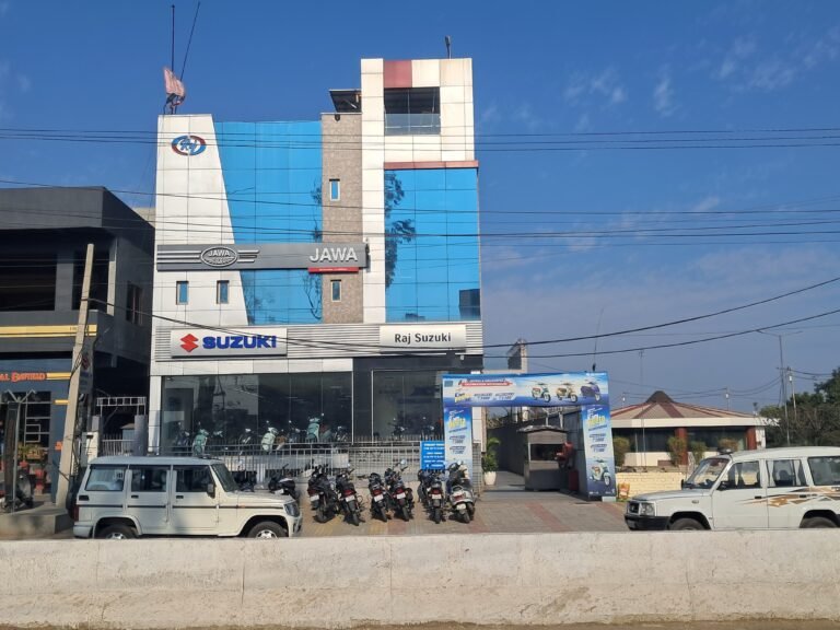 राज सुजुकी व राज डूप्लेक्स फर्म पर जीएसटी का छापा