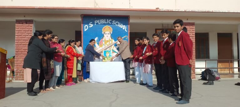 डीएस पब्लिक स्कूल ने किया नेताजी सुभाष चंद्र बोस को नमन