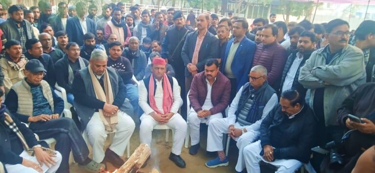 हरेंन्द्र मलिक ने सैफई पहुंच जताया सपा प्रमुख के चाचा के निधन पर शोक