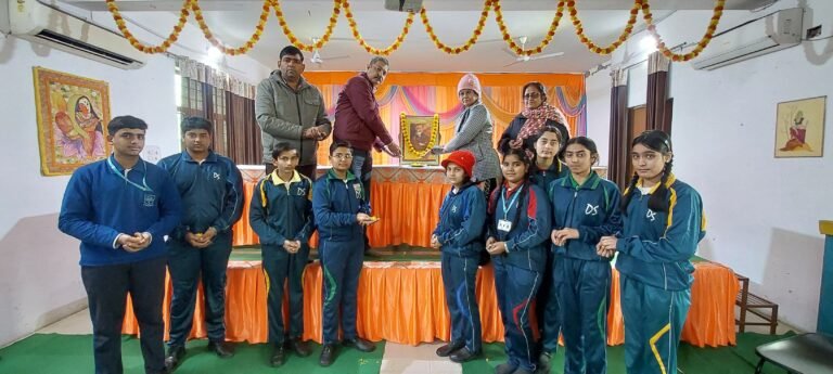 राष्ट्रीय युवा दिवस पर डी एस पब्लिक स्कूल ने किया स्वामी विवेकानंद को नमन