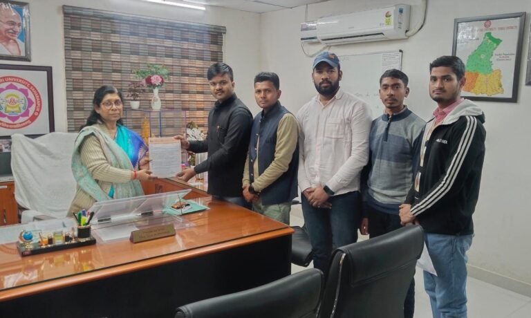 अब कुलपति से मिला छात्र प्रतिनिधिमंडल, सौंपा ज्ञापन