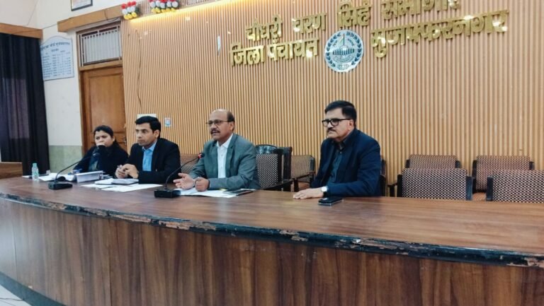 जीएसटी विभाग के अफसरों को दिए राजस्व वृद्धि के निर्देश