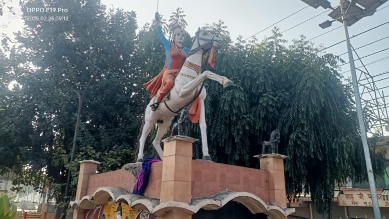 झांसी रानी पार्क का सौन्दर्यकरण कराने की तैयारी में जुटी चेयरपर्सन मीनाक्षी स्वरूप, बदली जायेगी प्रतिमा