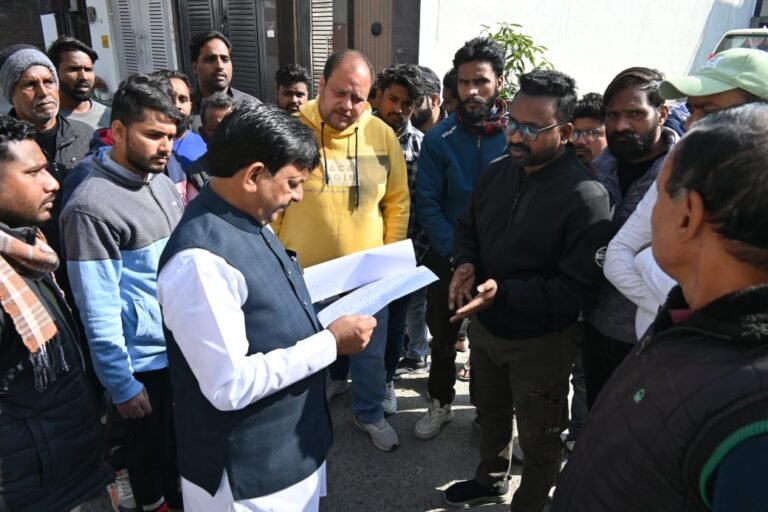 मंत्री कपिल देव ने लिखा डीएम उमेश मिश्रा को पत्र