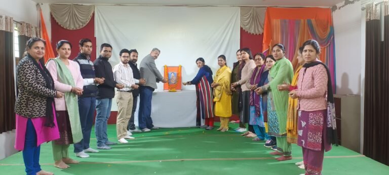 डीएस पब्लिक स्कूल ने किया शहीद चंद्रशेखर आजाद को नमन