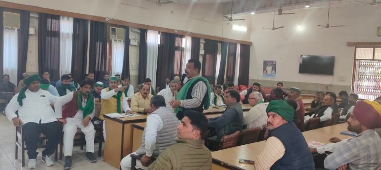 समस्या समाधान नहीं होने पर किसानों ने जताई नाराजगी