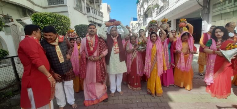 श्रीमद्भागवत कथा सुनने मात्र से हो जाता है पूर्वजों का उद्धार: महराज श्री