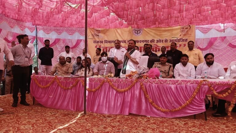 तहसील आपके द्वार अभियान के तहत झबरपुर के डॉ. अंबेडकर पार्क में पहुंचे मंत्री अनिल कुमार