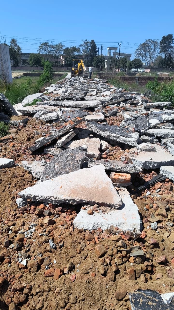 मंडी श्रेत्र में एमडीए का गरजा महाबली, 58 बीघा भूमि का अवैध निर्माण ध्वस्त