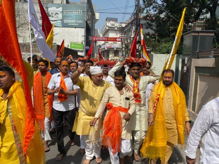 श्री बालाजी धाम मंदिर की नई मंडी में निकली भव्य कलश यात्रा