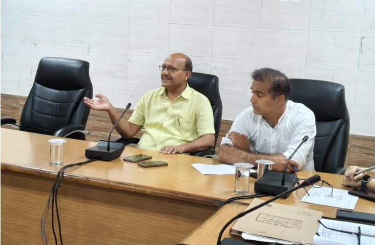 विकास भवन में बायो सीबीजी प्लांटों से जुड़ी समस्याओं को लेकर मंथन