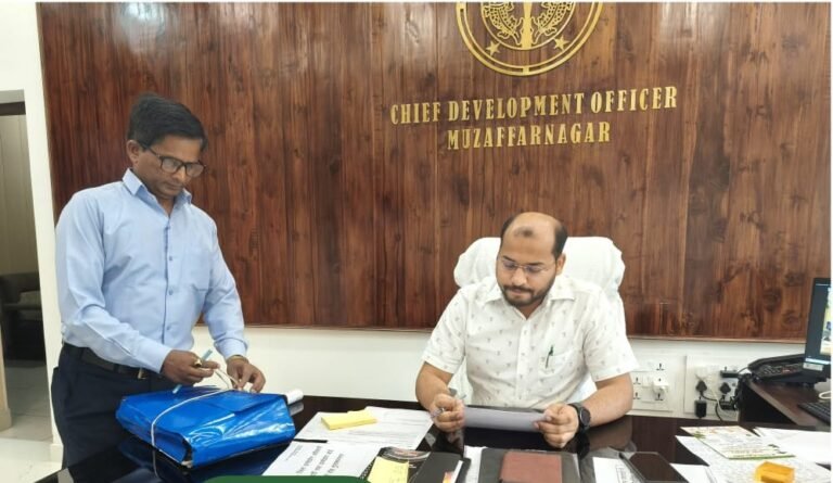 नवागत सीडीओ कंडारकर ने किया विकास भवन का निरीक्षण
