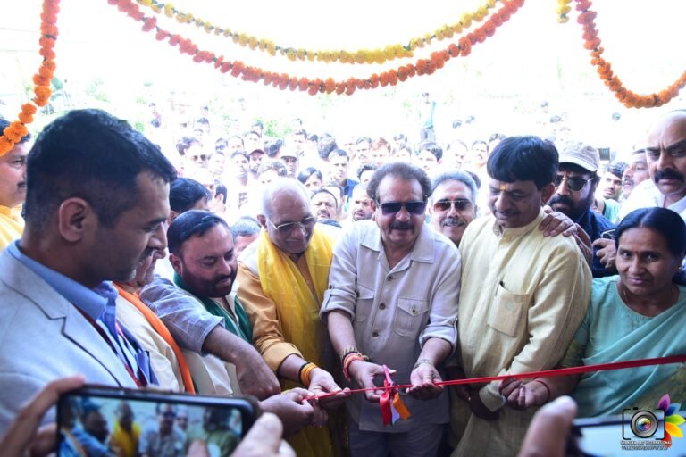 काऊ सेंचुरी में जुटे आधा दर्जन मोदी-योगी सरकार के मंत्री