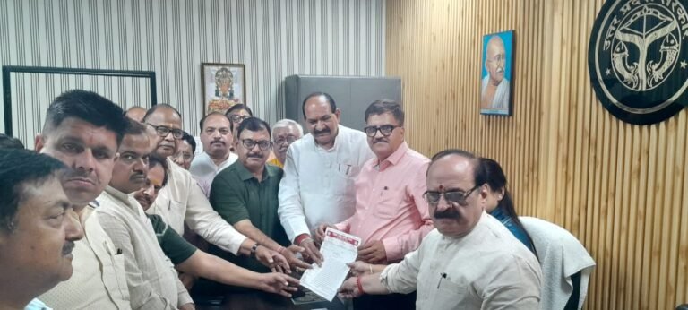 जीएसटी अधिकारियों से मिला व्यापारी प्रतिनिधिमंडल अनावश्यक व्यापारियों को परेशान न करने की उठाई मांग