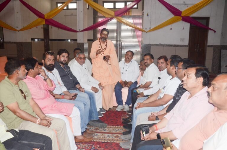 परशुराम शोभायात्रा के दौरान फरसे लेकर न चलें युवा: स्वामी श्रीभगवान