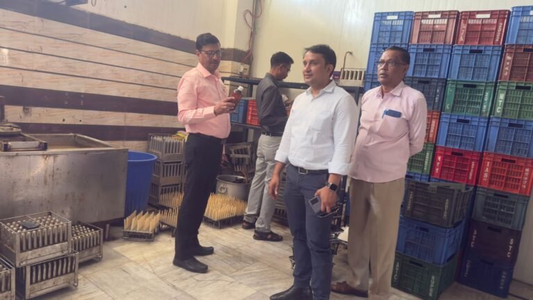 खाद्य विभाग ने आईसक्रीम फैक्ट्रियों की छापेमारी, 10 नमूने जब्त