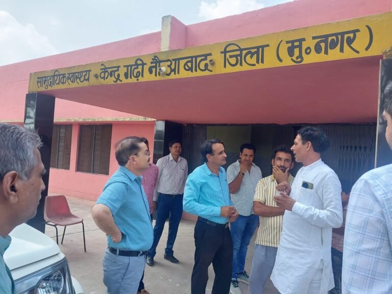 सीएमओ ने रोका वार्ड ब्वॉय का वेतन, मांगा स्पष्टीकरण