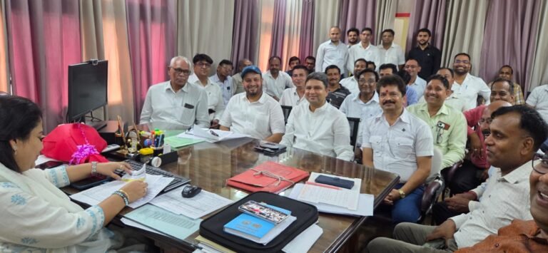 जीएसटी अधिकारियों के साथ  अधिवक्ताओं ने किया मंथन