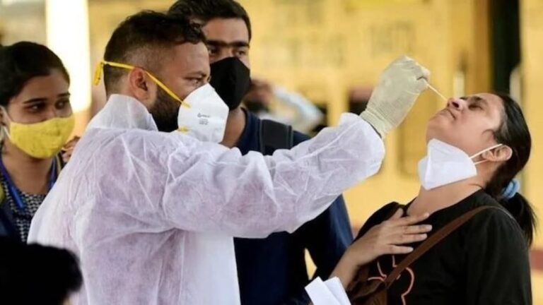 कोरोना की दस्तक के बीच जिला अस्पताल में मॉक ड्रिल