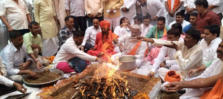 सपा-कांग्रेस की पहचान दंगा व गुंडागर्दी के रूप में रही: स्वतंत्र देव